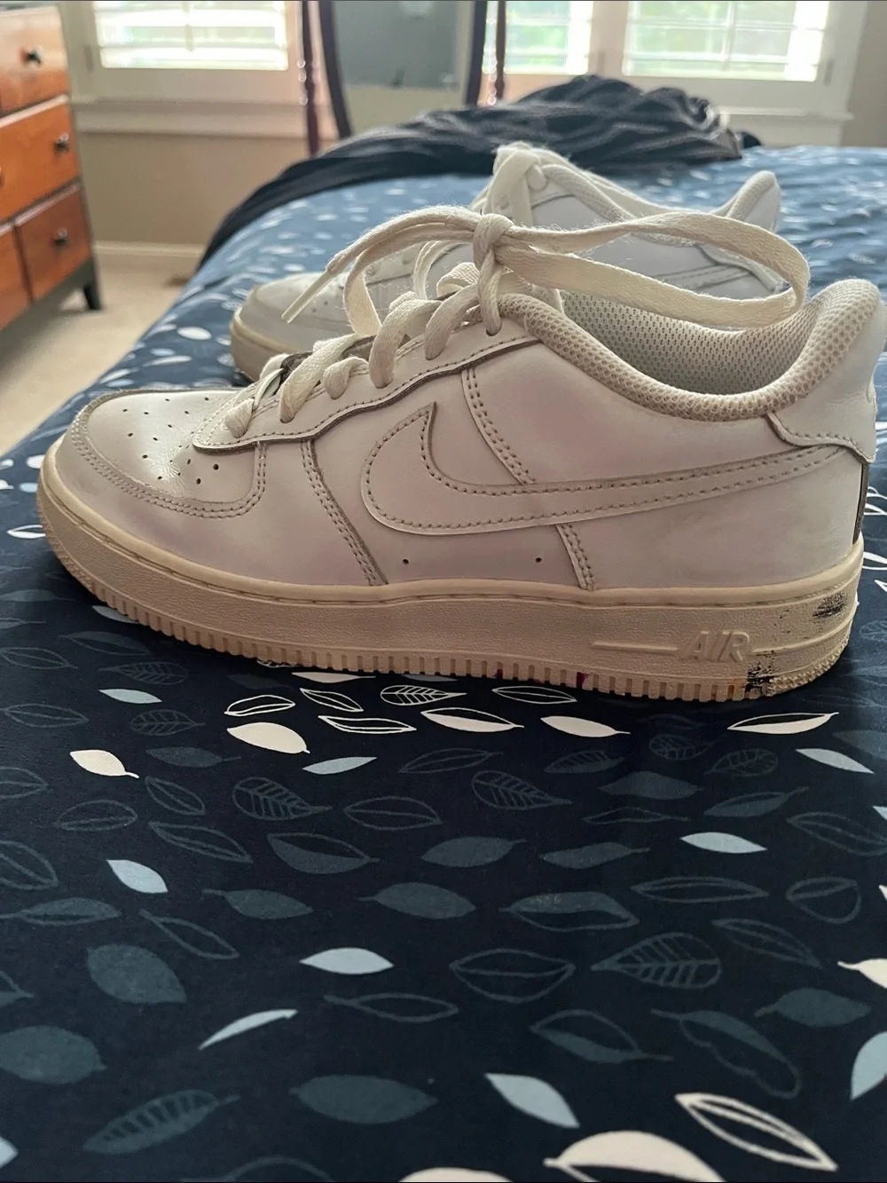 Nike Air Force bottom sneaker